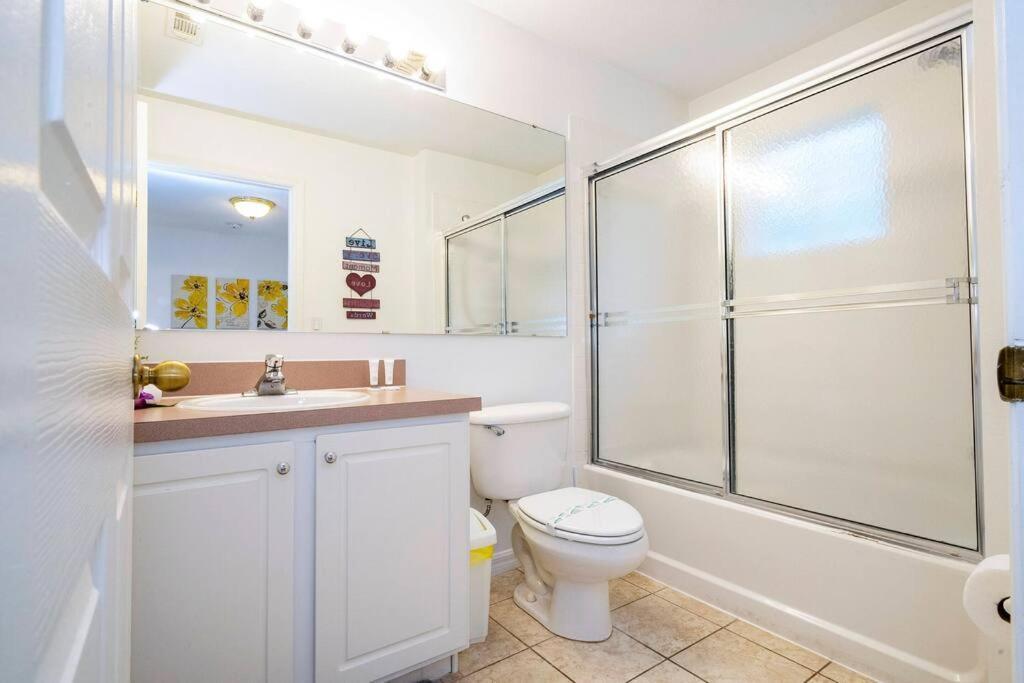 Cozy 3bed Townhome 8 Miles From 1123 Casa de férias