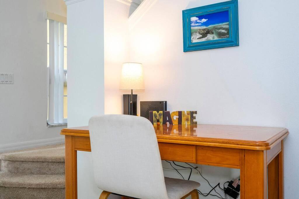 Casa de férias Cozy 3bed Townhome 8 Miles From 1123 *