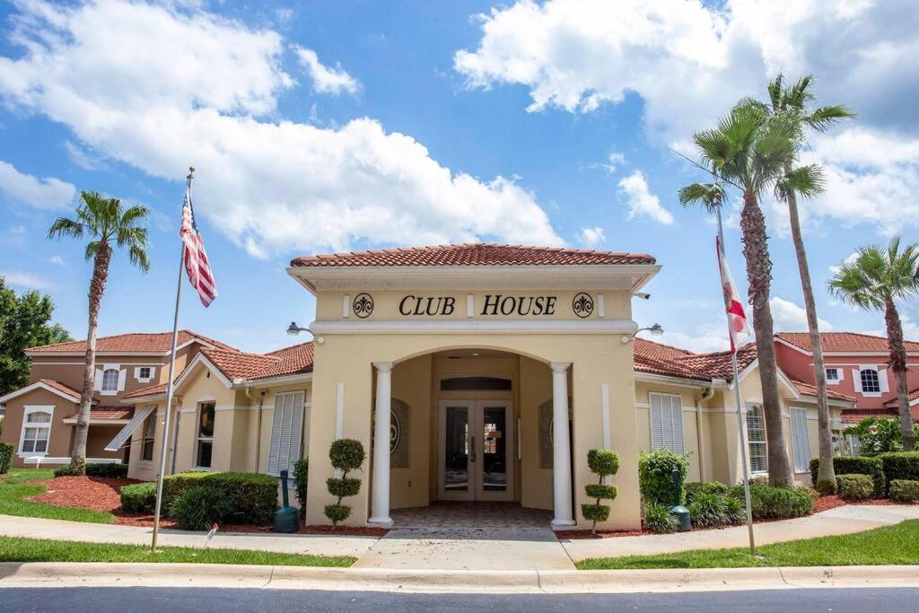 Casa de férias Cozy 3bed Townhome 8 Miles From 1123