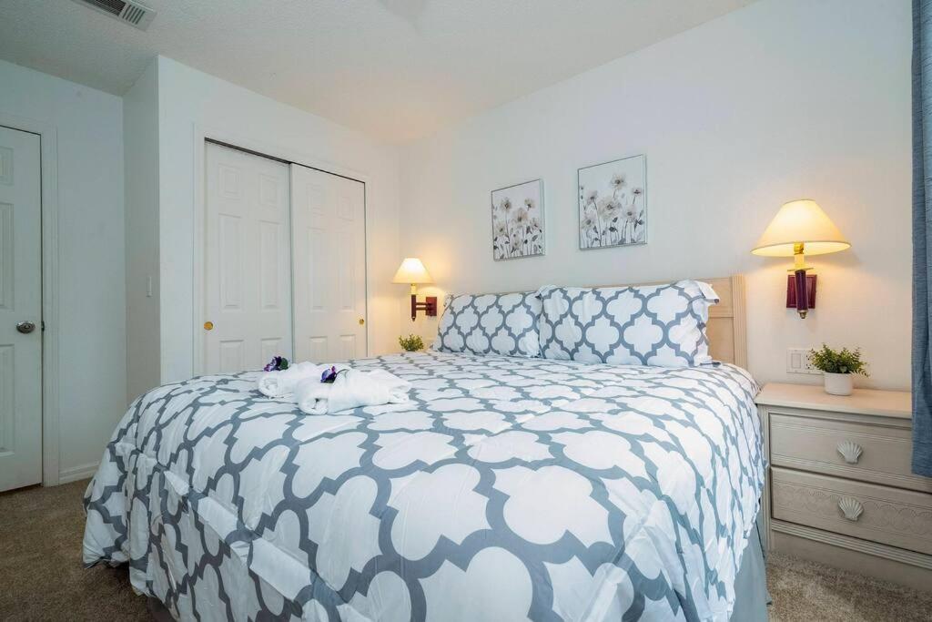 Casa de férias Cozy 3bed Townhome 8 Miles From 1123